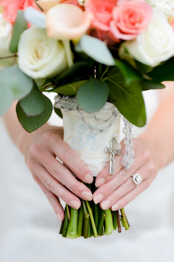 Bride and Bouquet - Flowers by CKDesigns (Photography By: Sara Ackermann)