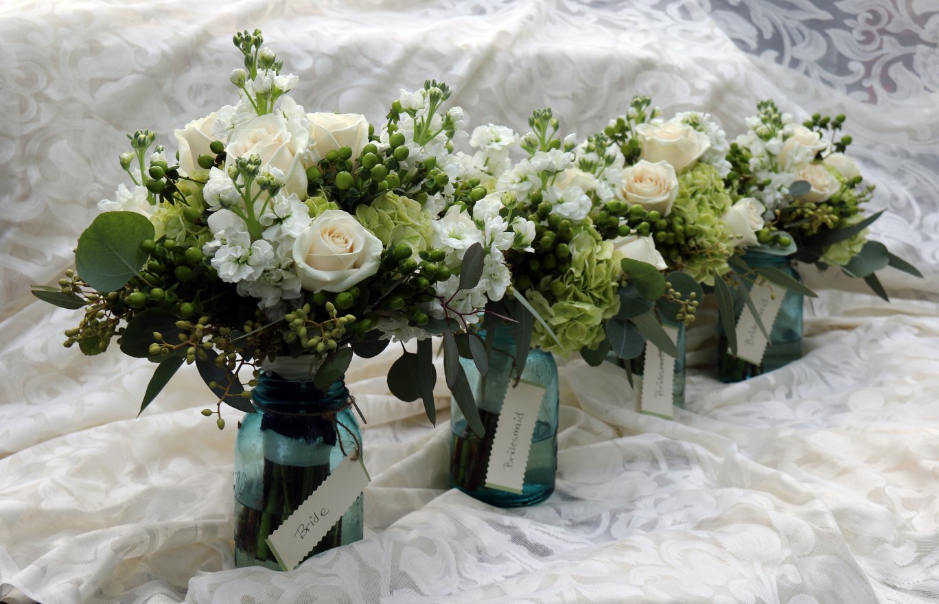 July 2015 Wedding Bridal and Bridesmaids\' Bouquets
